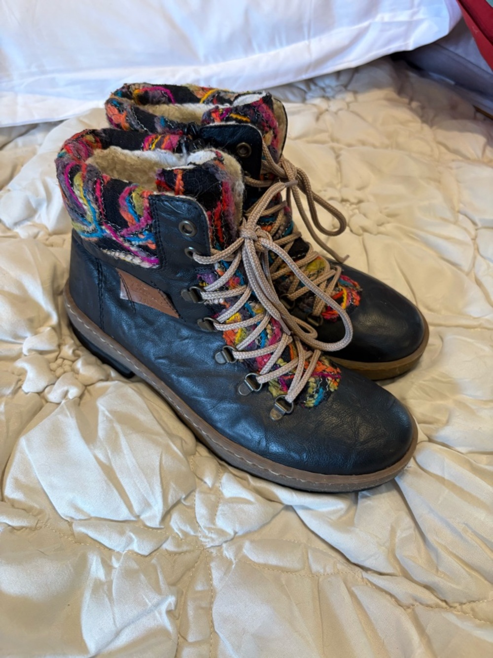 Reiker Women’s Black Leather Lace-Up Ankle Boots with Multicolor Knit Collar